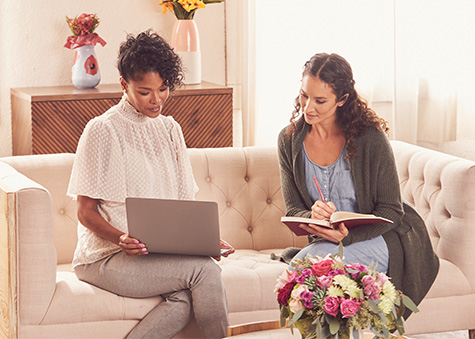 Wellness coach meeting with client